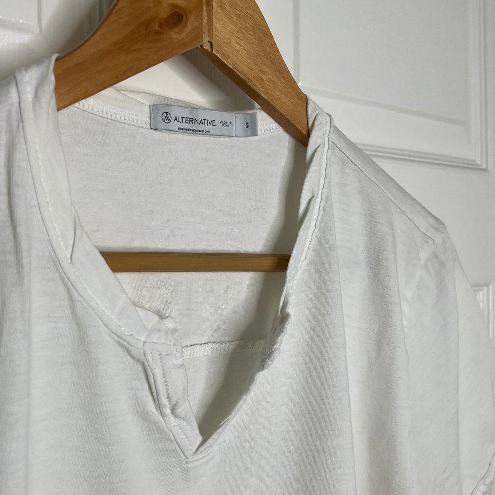 3 Alternative Apparel T-Shirts - Picture 8 of 11